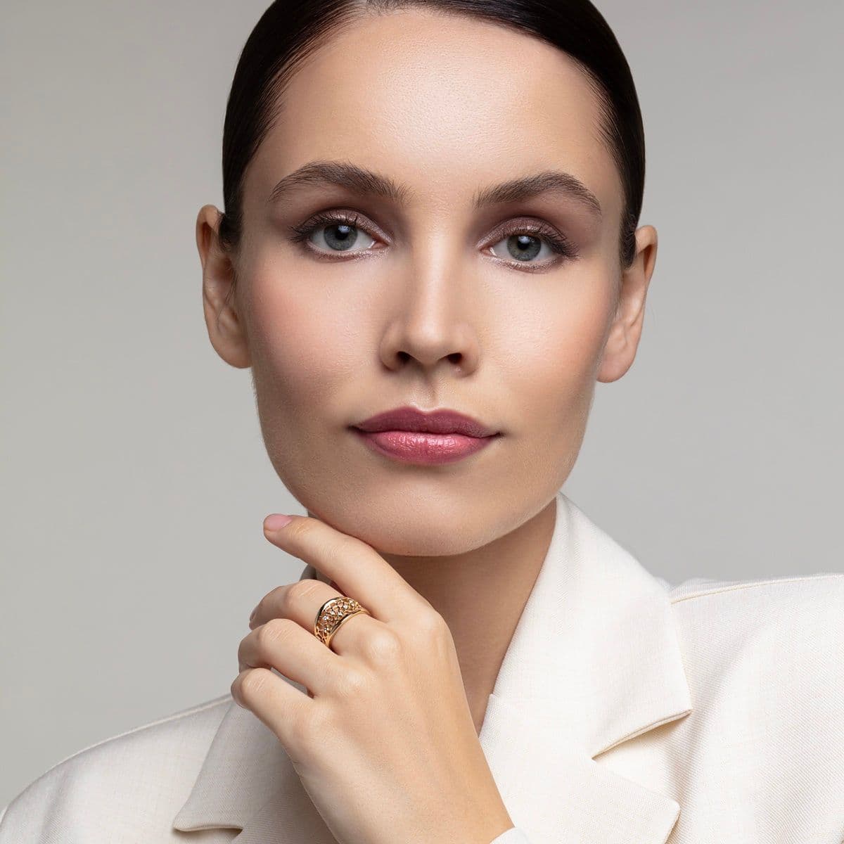Золотое кольцо Maura с бриллиантами от GEMGALLERY