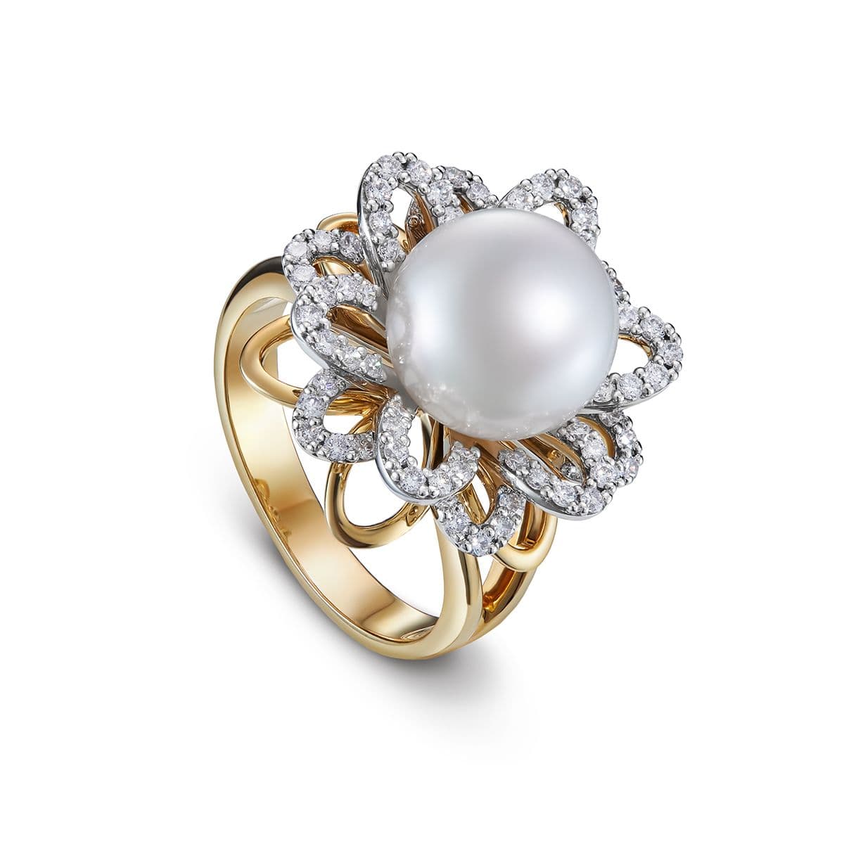 Золотое кольцо Villagio от ювелирной компании АРИНА с жемчугом Южных Морей и бриллиантами