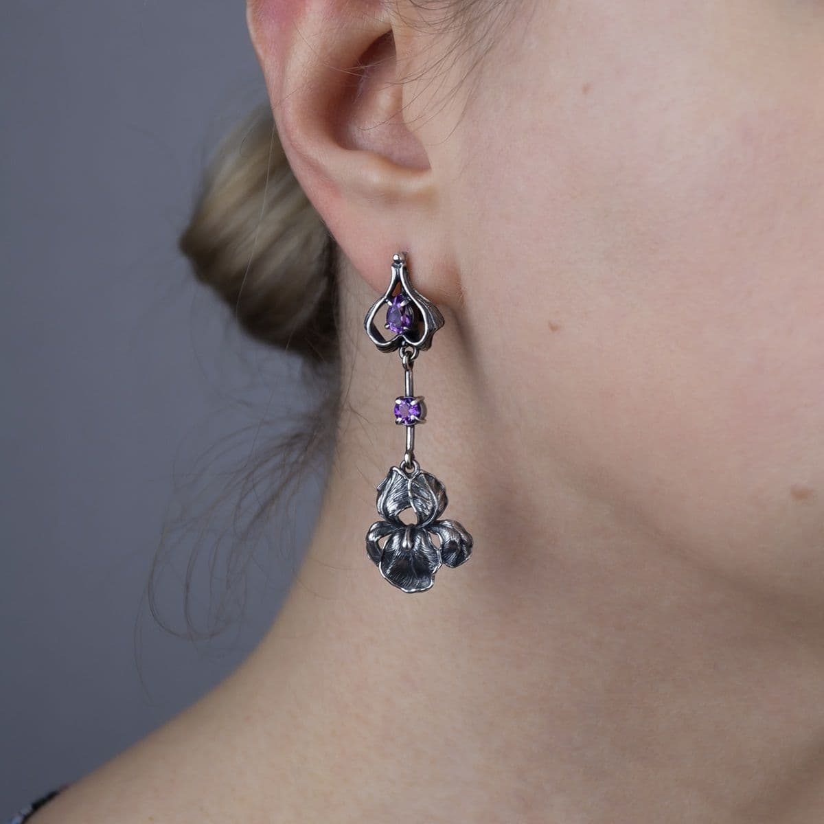 Серебряные серьги Ирисы с аметистами от DARIA.JW