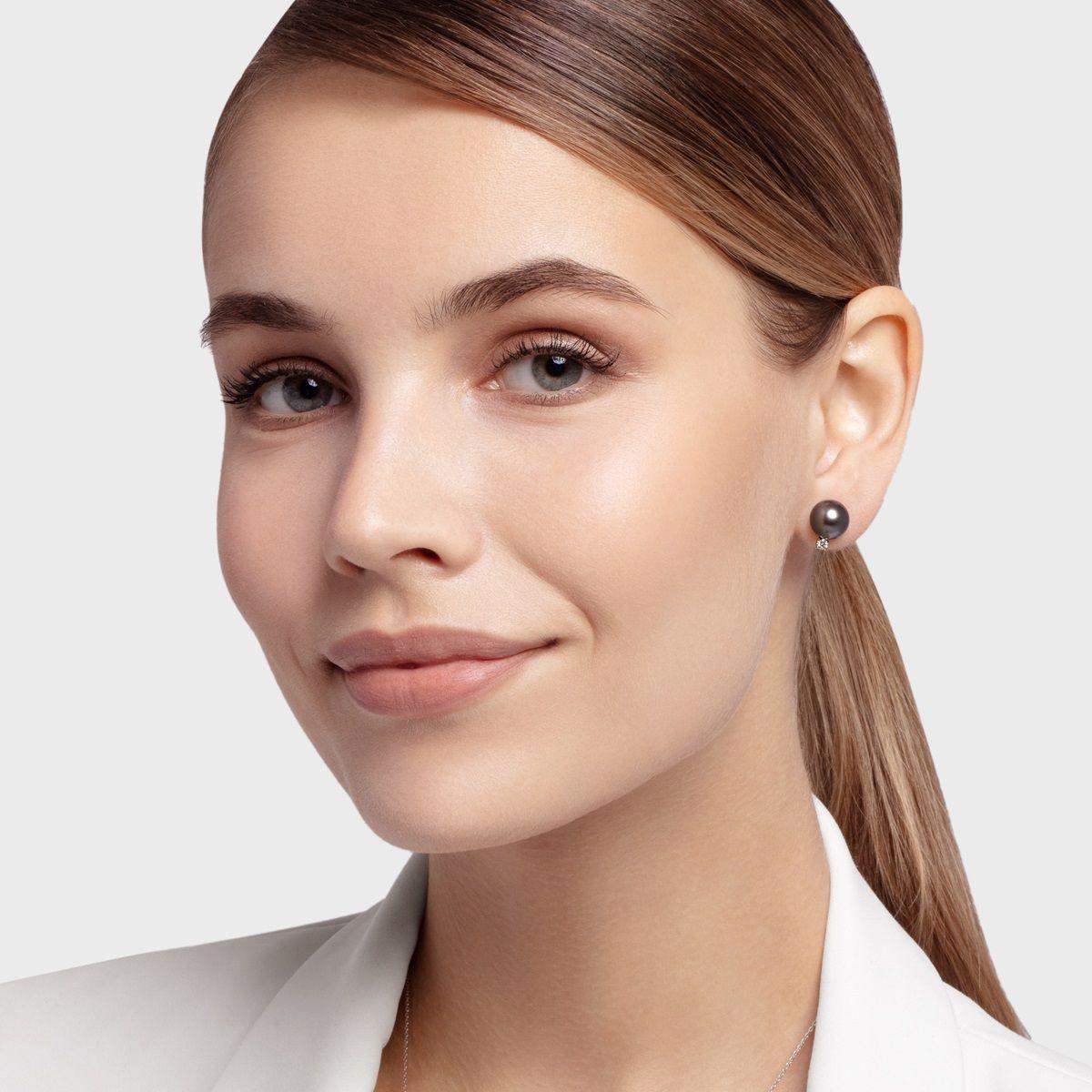 Серьги-пусеты Agnes от GEMGALLERY из белого золота с жемчугом Таити и бриллиантами