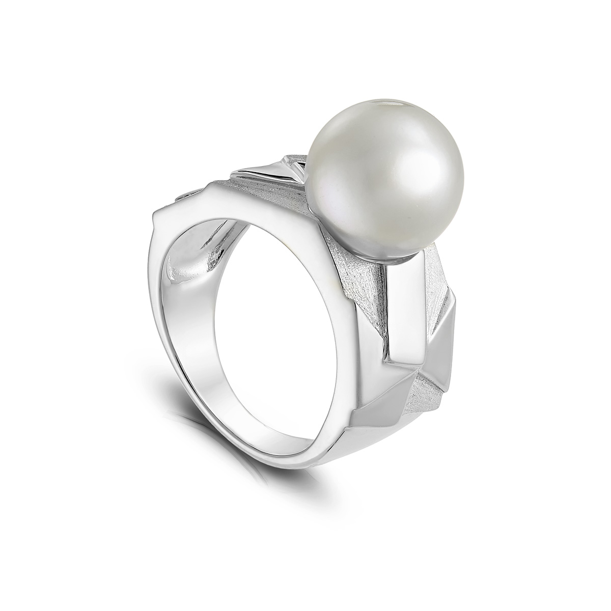 Серебряное кольцо Авангард с крупной жемчужиной