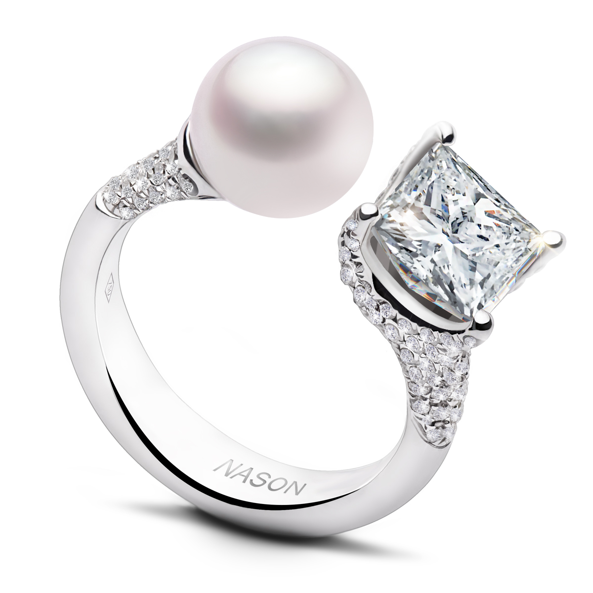 Кольцо "Он и Она" с морским жемчугом и бриллиантами